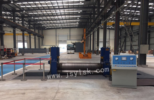 中小型上輥萬能式卷板機(jī)