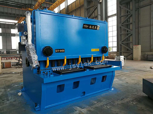 QC11Y-40*2500剪板機