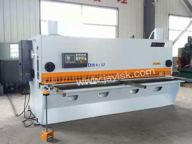 QC11Y-8*3200液壓剪板機