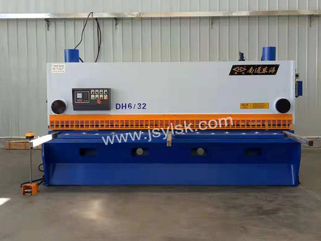 QC11Y-6*3200液壓剪板機