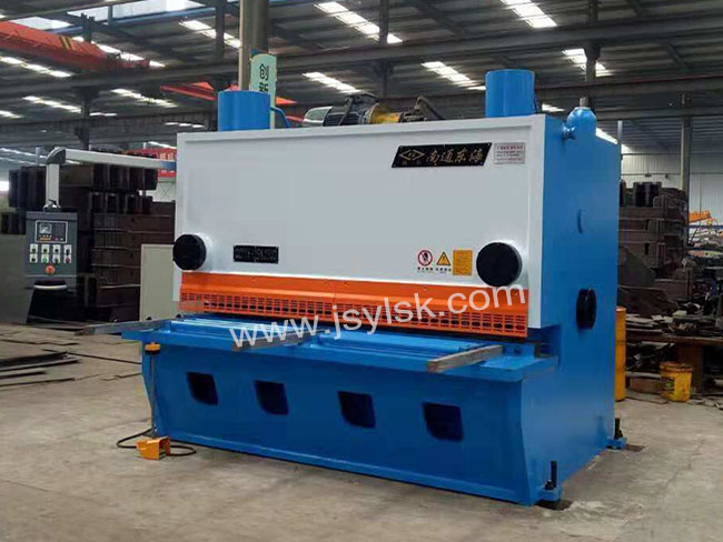 QC11Y-25*2500液壓剪板機